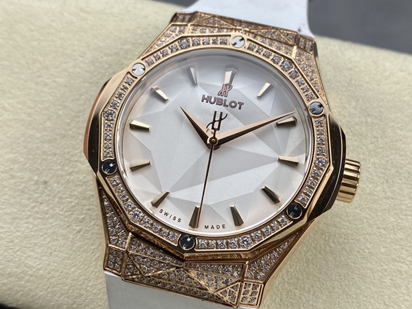 ウブロコピー時計背面デザイン